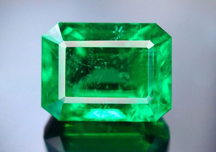 Драгоценный камень: изумруд