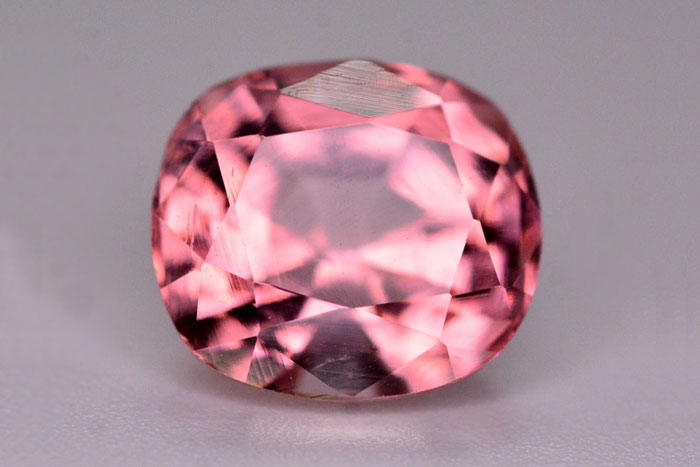 Драгоценный камень: турмалин